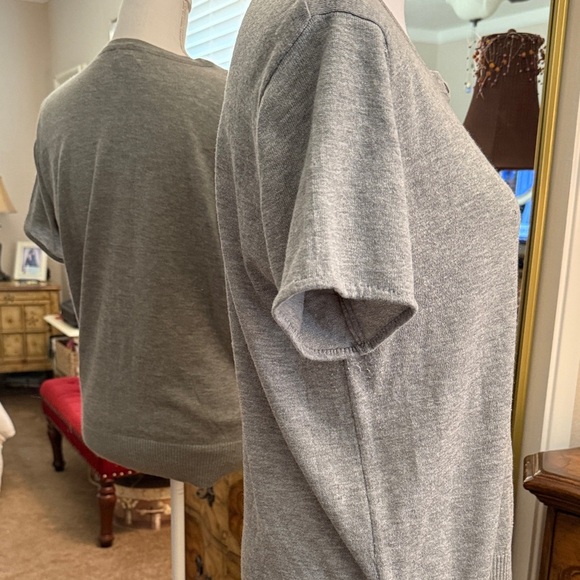 Debut Heather Gray Short Sleeve Button-Down Top - Picture 3 of 11